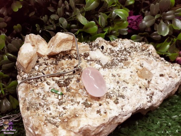 Pingente de Pedra Rolada em Quartzo Rosa