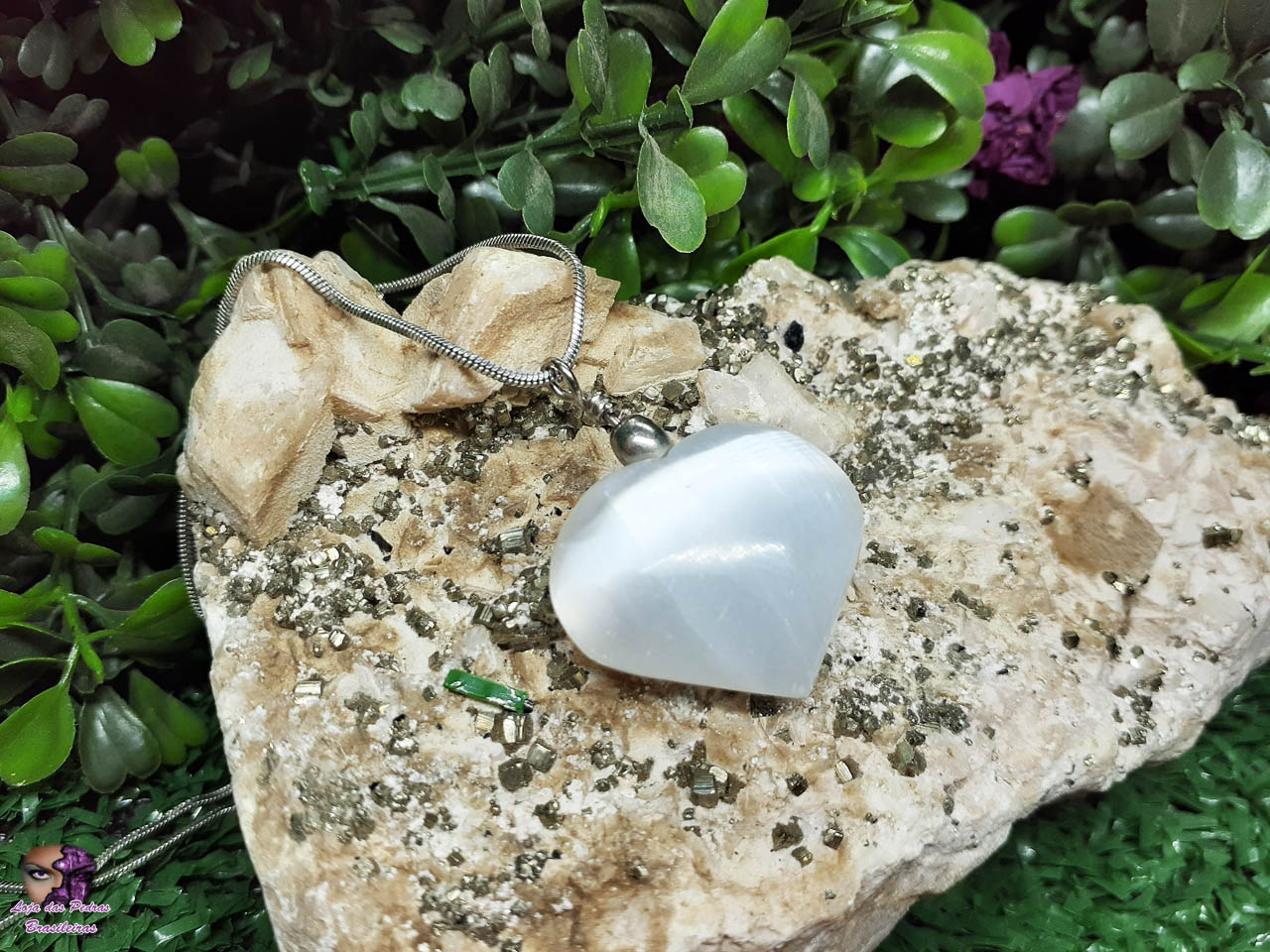 Pingente de Selenita em Forma de Coração