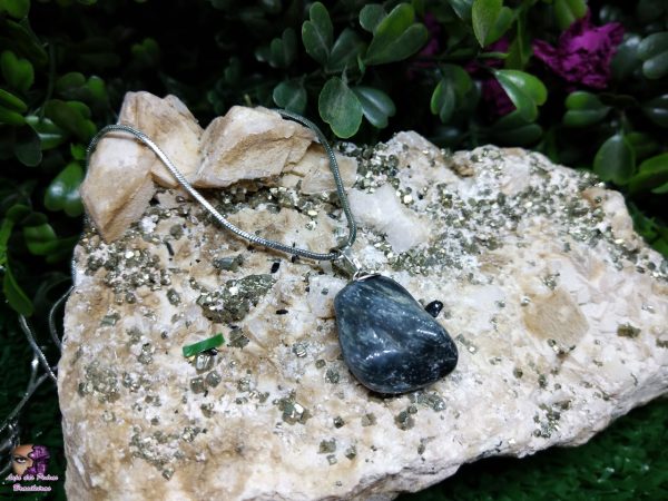 Pingente de Pedra Rolada em Olho de Gato