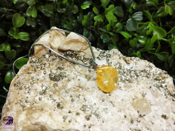 Pingente de Pedra Rolada em Citrino