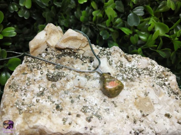 Pingente de Pedra Rolada em Unakita Natural