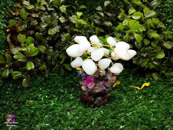 Árvore de Quartzo Branco Leitoso em Pedra Rolada (Base Mista)