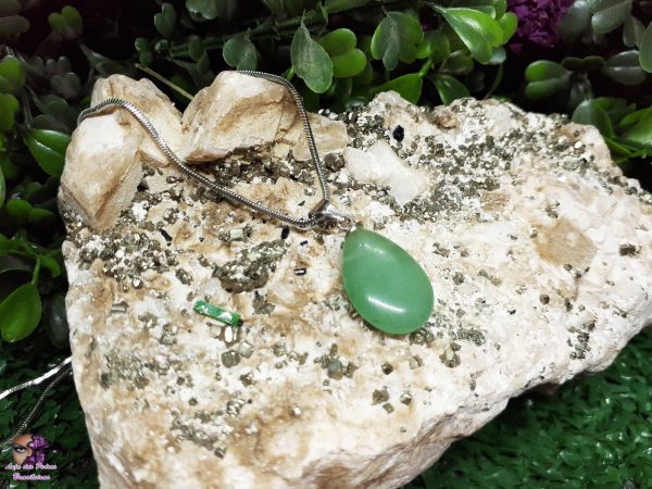 Pingente de Pedra Rolada em Quartzo Verde