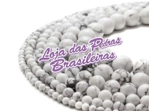 Fio de Pedras em Howlita Branca